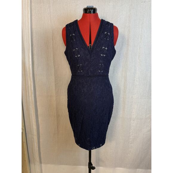 Guess Womens Navy Lace Shift Dress Size 8 Floral Embroidered Stretch Mini D669 - Picture 1 of 13